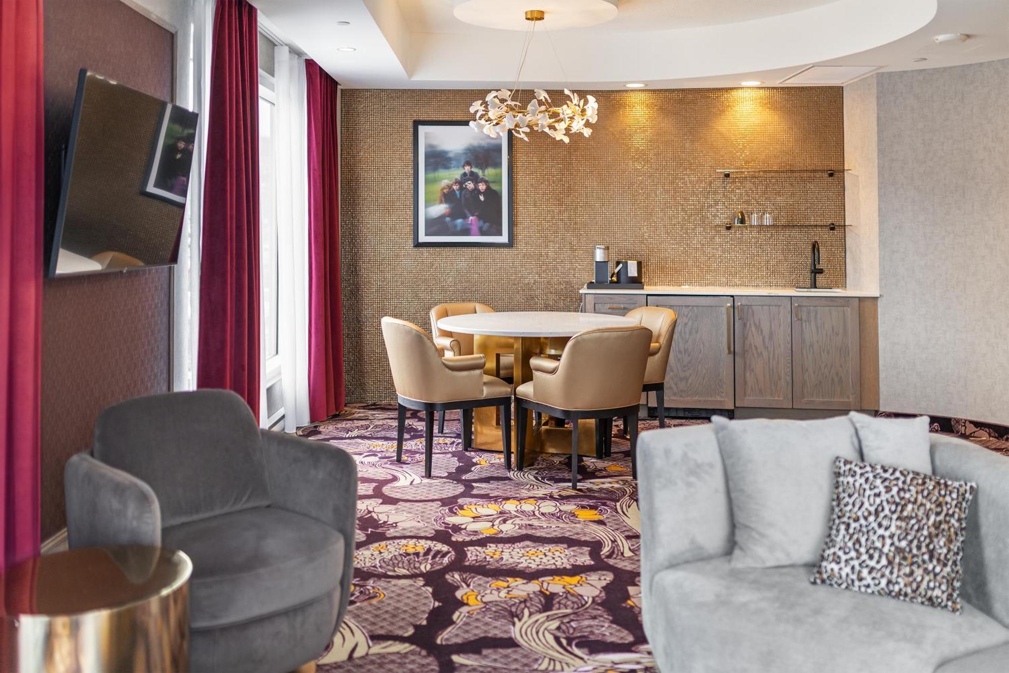 JAG Boutique Hotel Saint-Jean de Terre-Neuve Extérieur photo