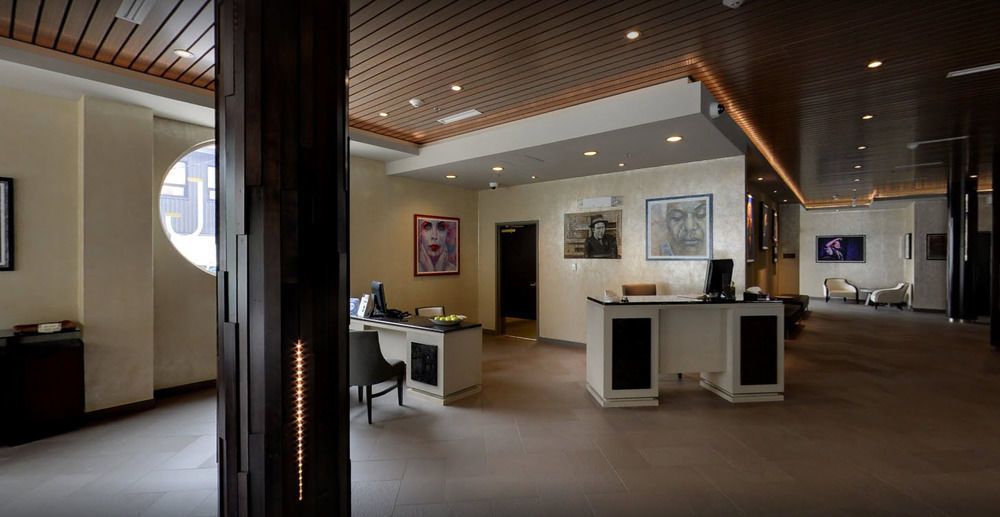 JAG Boutique Hotel Saint-Jean de Terre-Neuve Extérieur photo